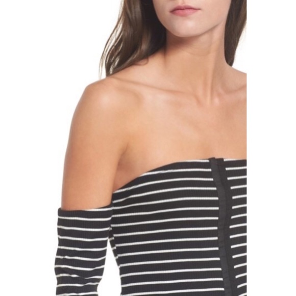 Mimi CHICA STRIPE OFF SHOULDER TOP 💖🌸 - Picture 3 of 3